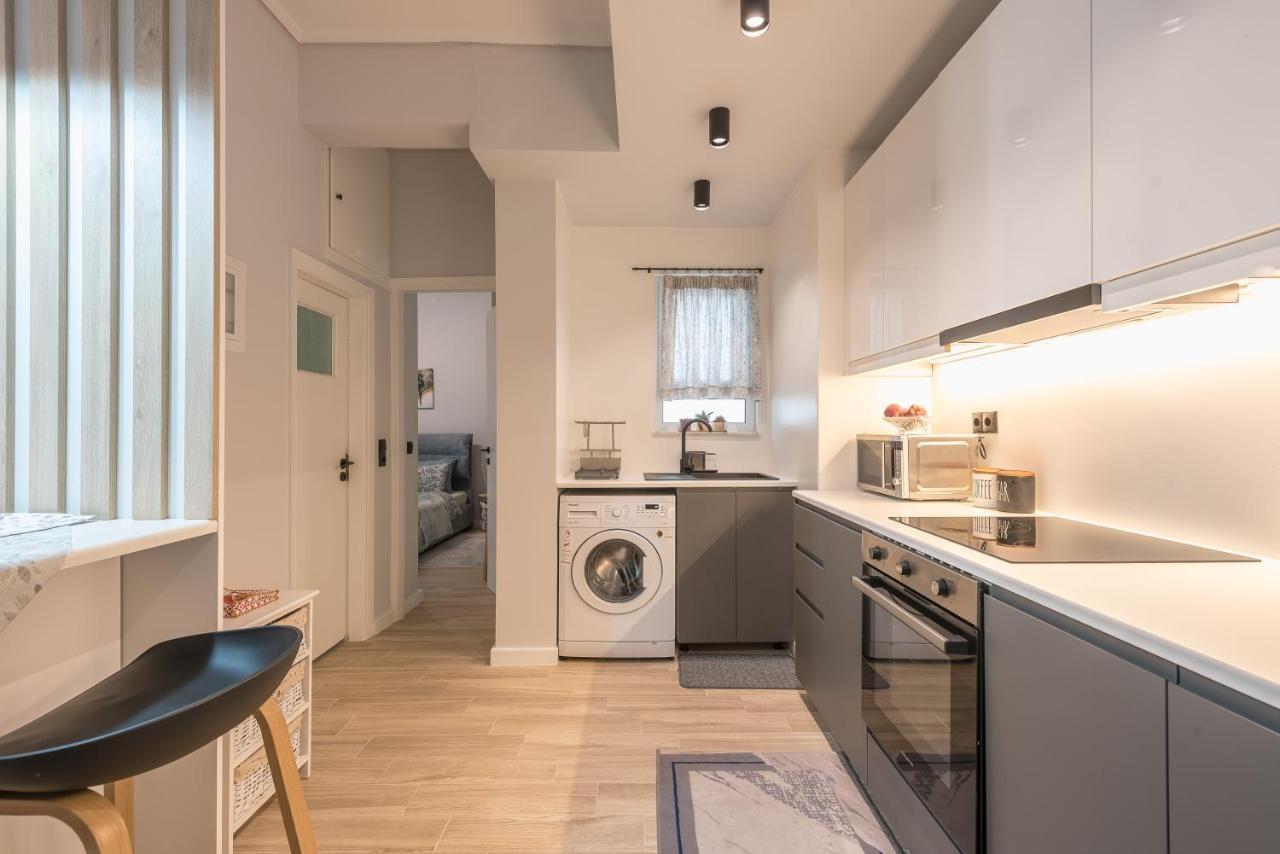Comfy And Modern Apartment Atene Esterno foto